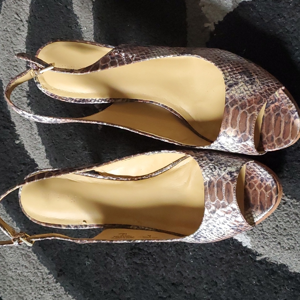 Nine West brown snake skin pumps